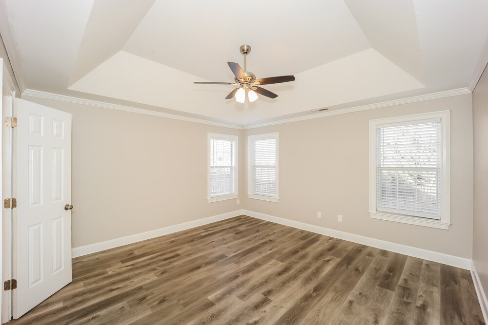 Building Photo - 440 Fairway Ct