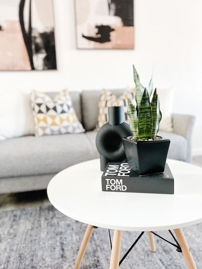 Building Photo - **First Month Free**