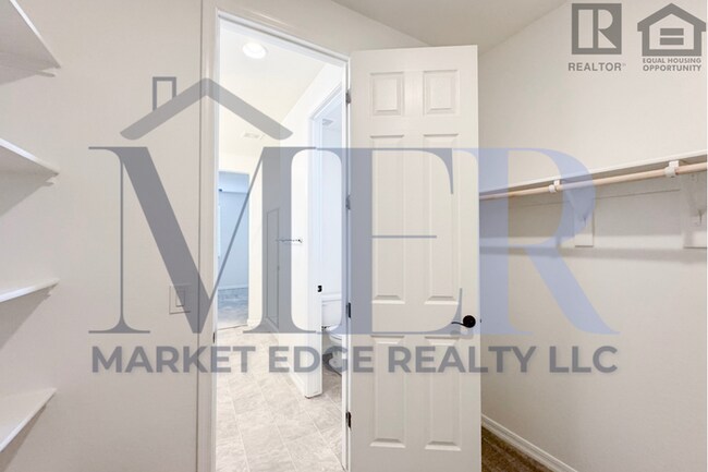 Building Photo - 3Bed/2Bath Home w/3 Car Gar in Casa Grande...