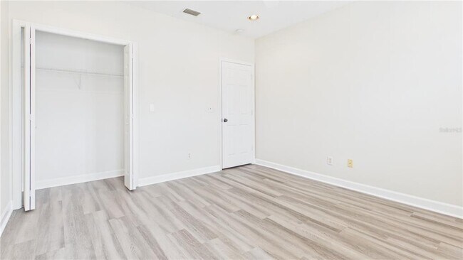 Building Photo - 505 S Tampania Ave