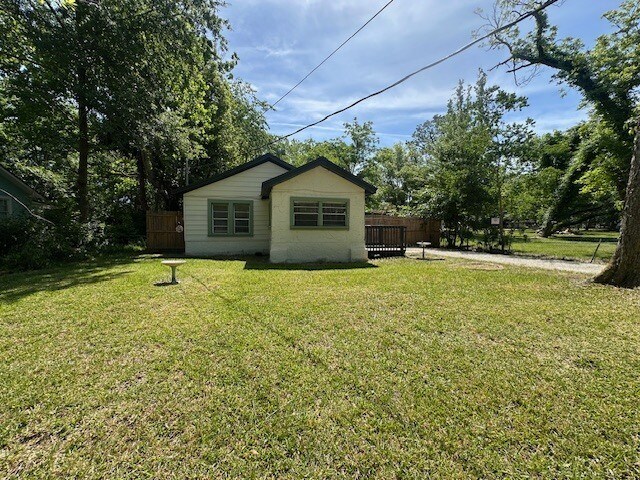 Building Photo - Renovated 3 Bedroom Home Near Riverside And Avondale