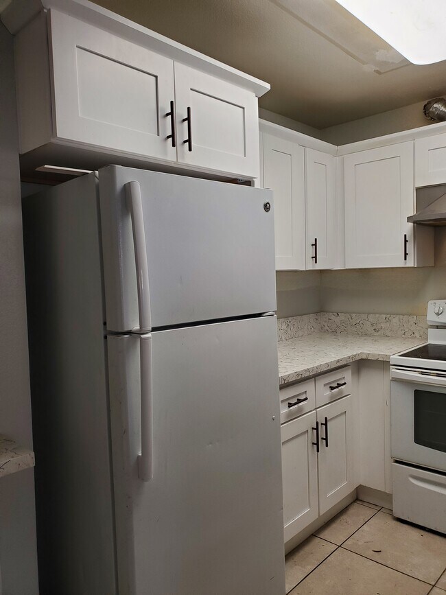 Primary Photo - 1400 W Edgehill Rd