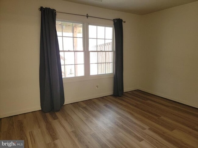 Building Photo - 1926 Thomas Run Cir