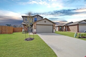 Building Photo - 16715 Twisted Pne Dr