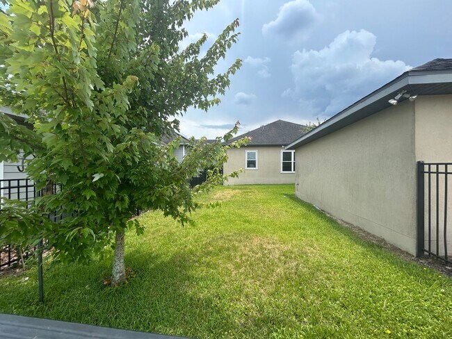 Building Photo - Elegant 3/2 in Oakmont