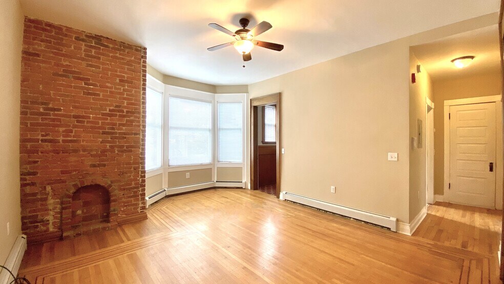 Building Photo - 361 Bates Ave
