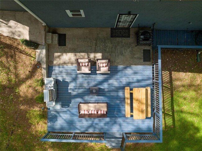 Building Photo - 1401 Plaza Ave SW