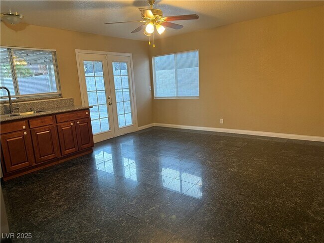 Building Photo - 6997 Acorn Ct