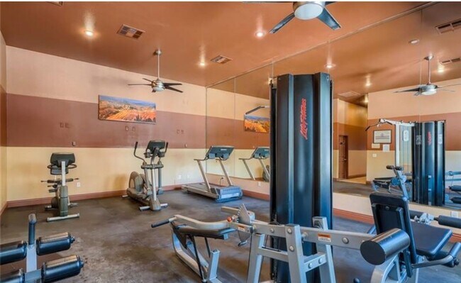 Building Photo - 2615 W Gary Ave