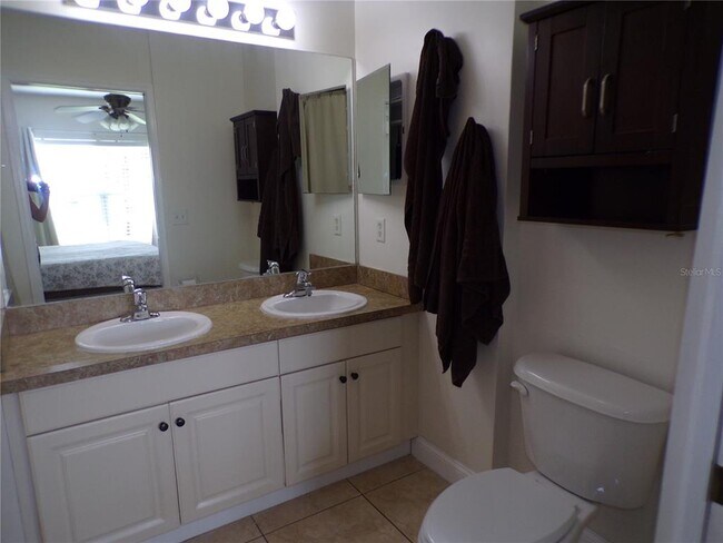 Building Photo - 2160 Heron Lake Dr