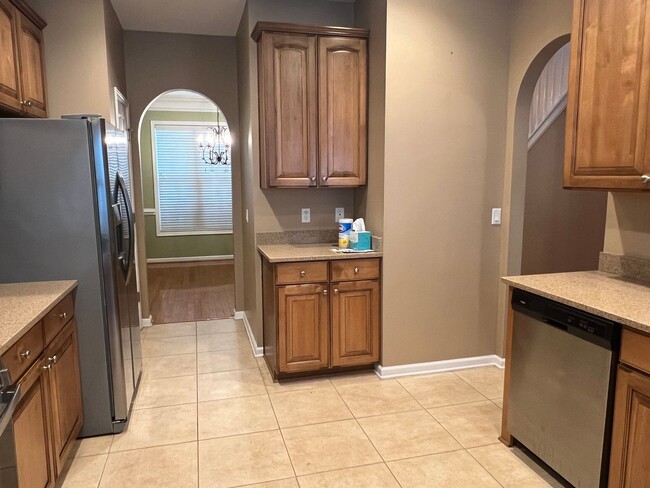 Building Photo - Nice Home in Pinecrest!