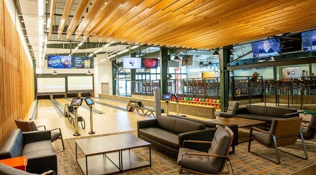 Building Photo - Ideal West Nashville Location!