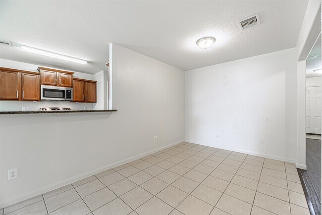 Building Photo - 11207 Hall Pines Ct