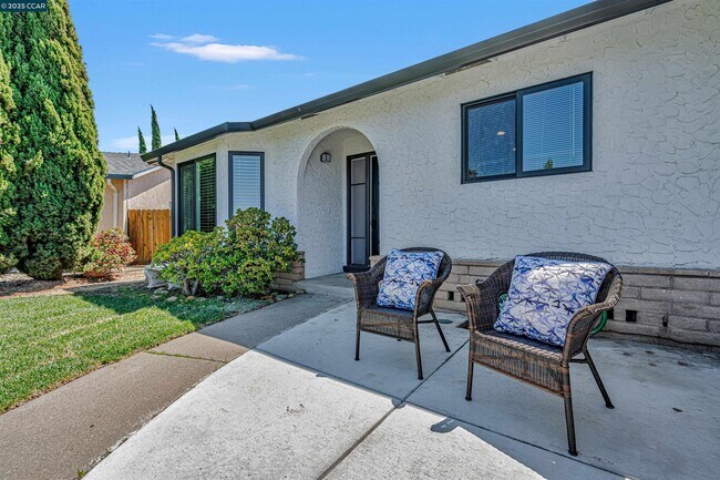 Building Photo - 2242 Westwood Ct