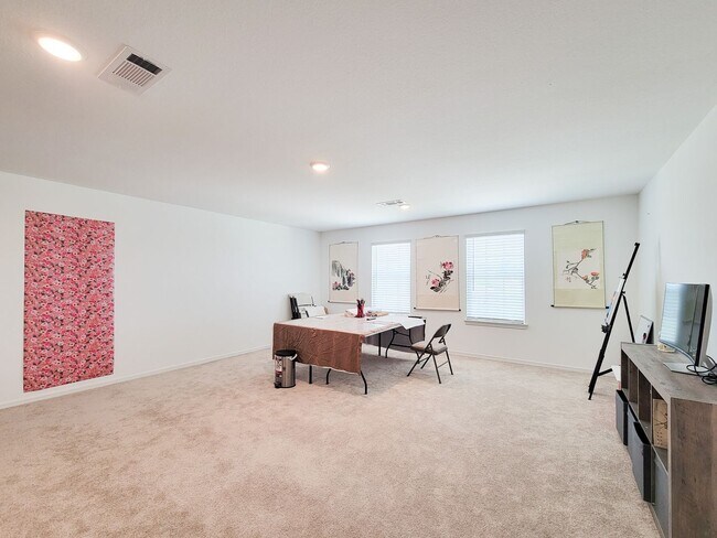 Building Photo - Ready to move in! The Granville floor plan...