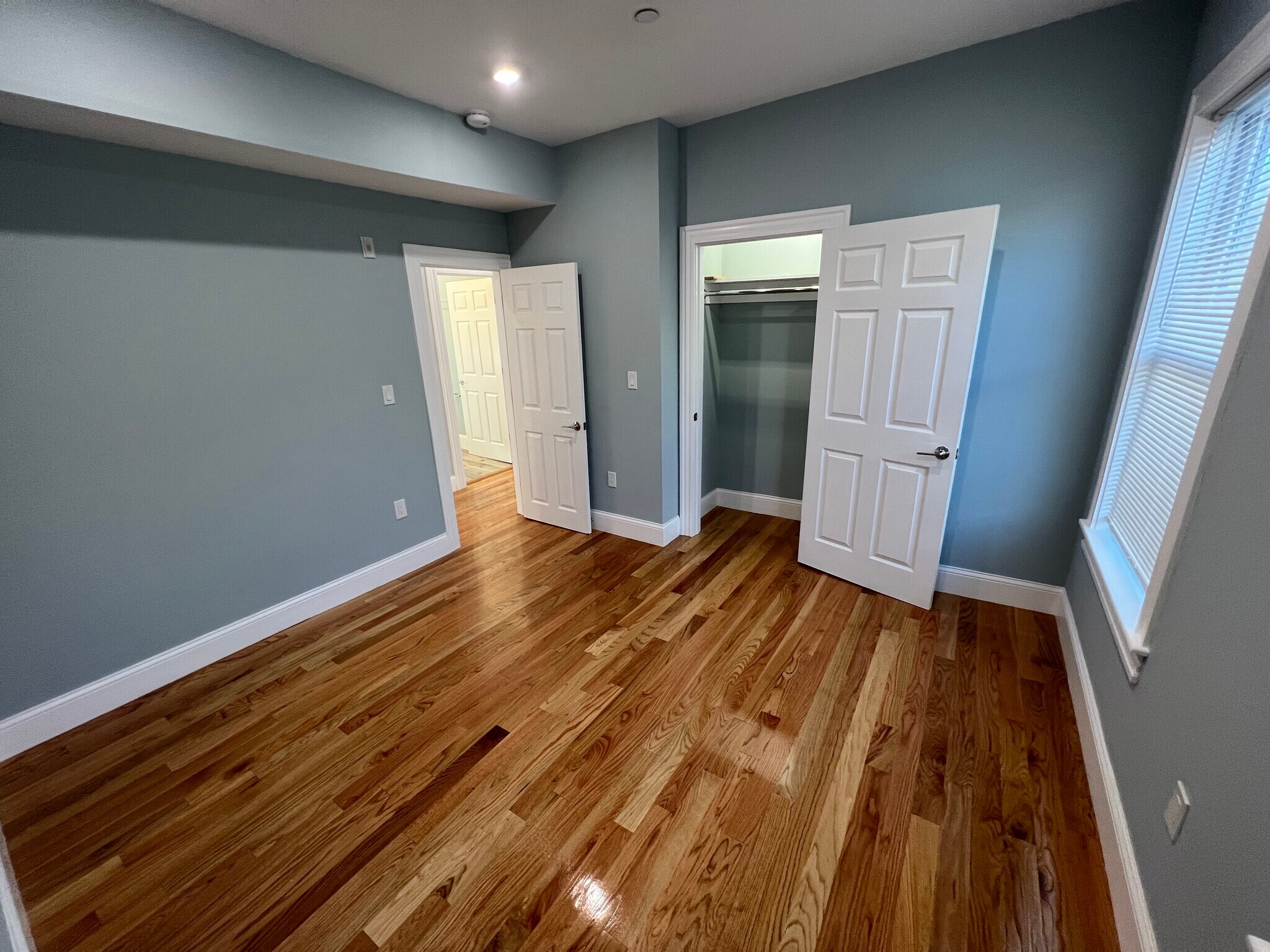 Building Photo - 29 Alpine St