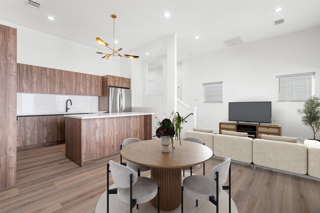 Building Photo - 112 Tolima Dove St