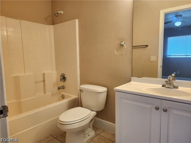 Building Photo - 217 Hightower Ave S