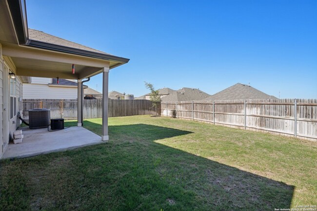 Building Photo - 7019 Vista Lp