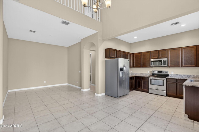 Building Photo - 1367 S Country Club Dr