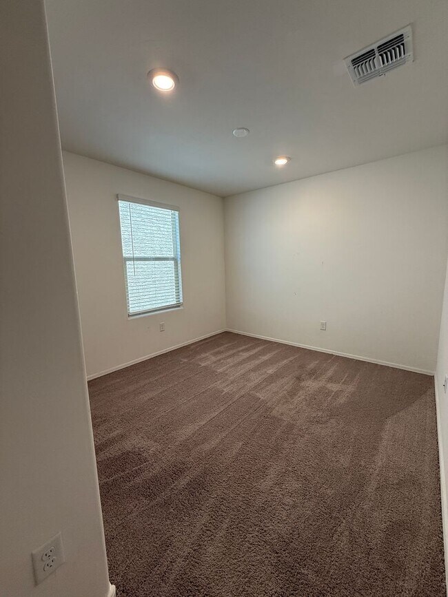 Building Photo - Modern 4-Bedroom Home Built in 2023 – Prime Tucson Location