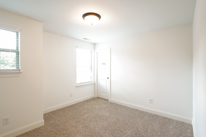 Building Photo - 308 B Lake Street