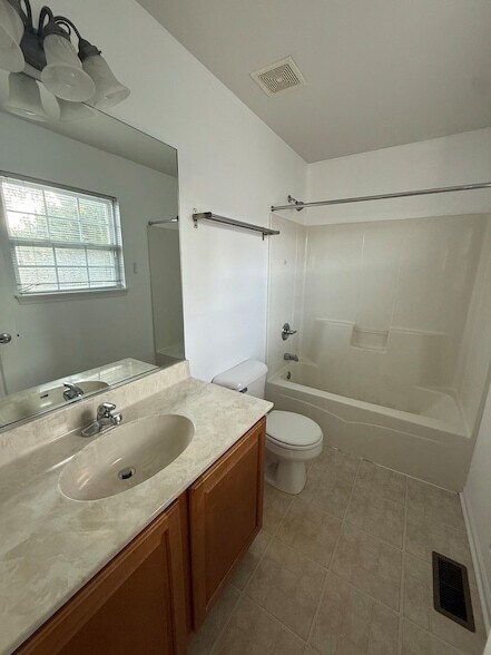 Building Photo - 2320 Hudson Cir