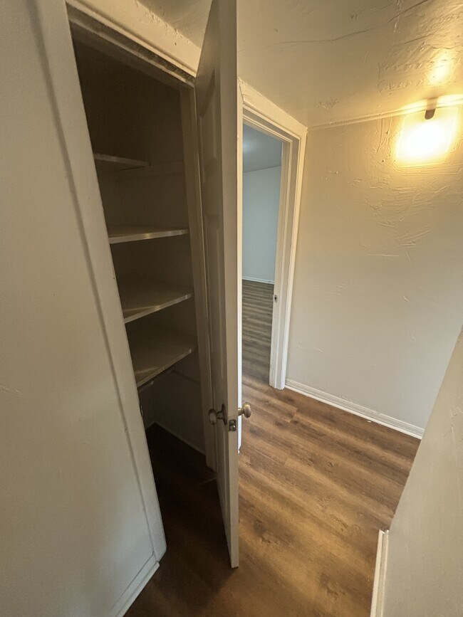 Building Photo - 2219 Belle Vue Way