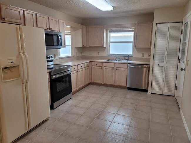 Building Photo - 9265 SW 92nd Place Rd