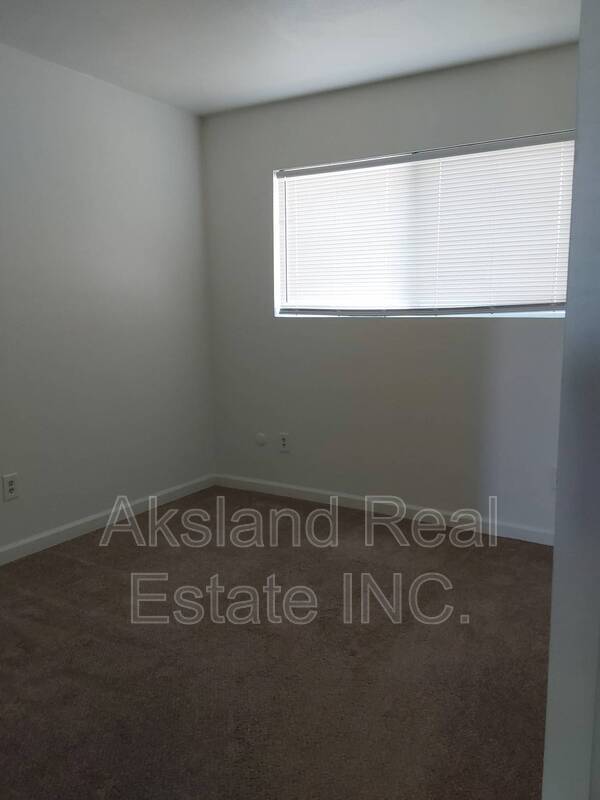 Building Photo - 4707 Elm St