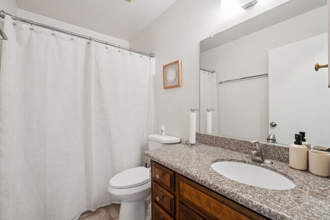 Building Photo - Lovely 2 bed / 2 bath Home in Stonegate