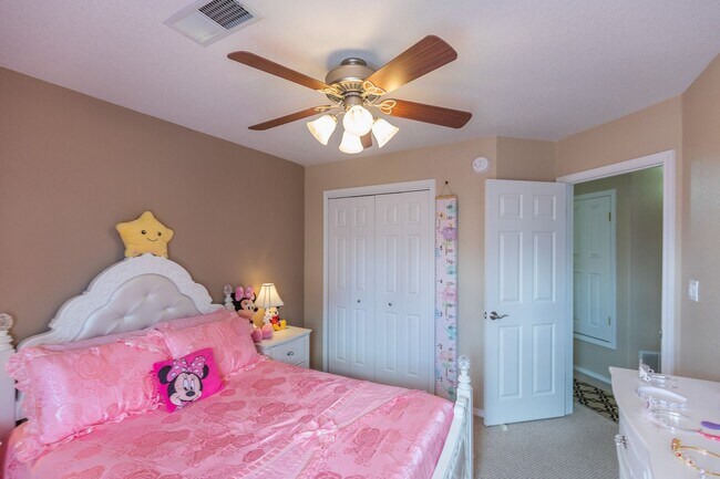 Building Photo - 3 bed 2 bath beautiful home!