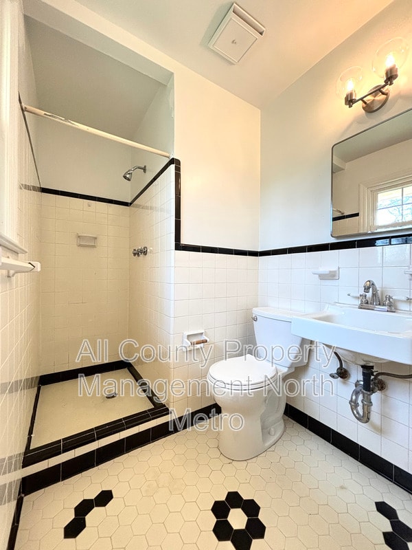 Building Photo - 1273 Becket Dr NE