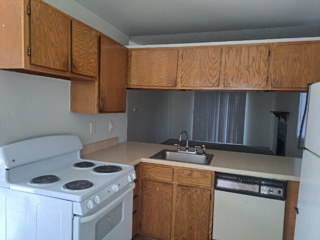 Building Photo - 6925 Peyote Way