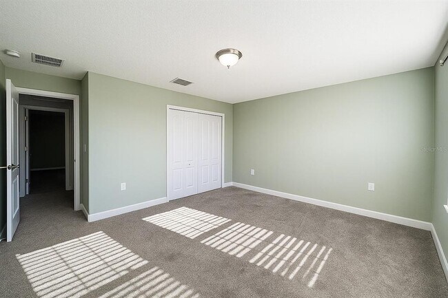 Building Photo - 2037 Lakeside Ave