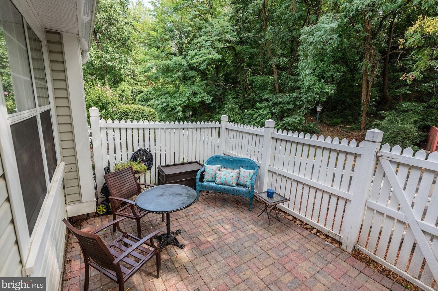 Outdoor patio - 2925 S Woodstock St