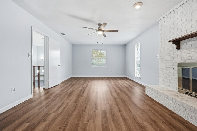 Building Photo - 120 Dyer St