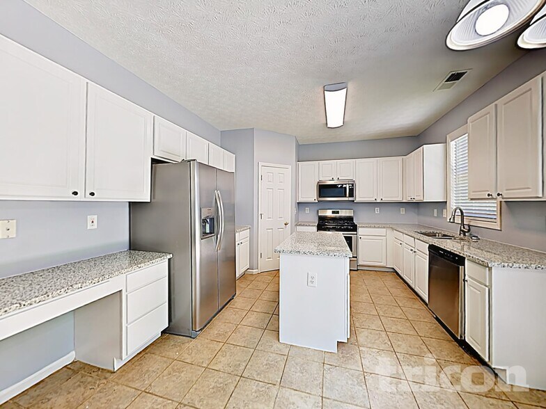 Building Photo - 403 Park Creek Trce