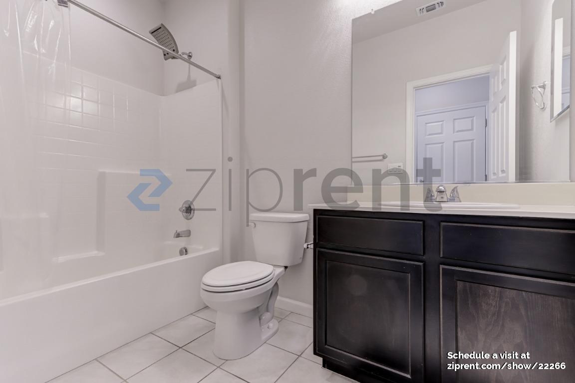 Building Photo - 1523 Oliveira Dr