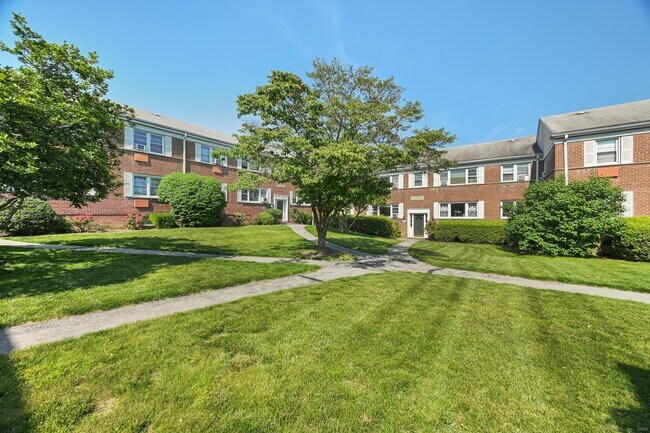 Building Photo - 246 Glenbrook Rd