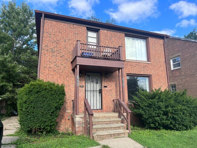 Building Photo - 3658 W 107th St