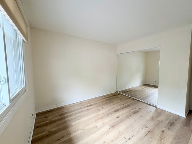 Building Photo - 424 Mallard Dr