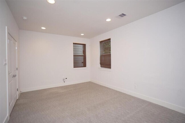 Building Photo - 1515 Weber St