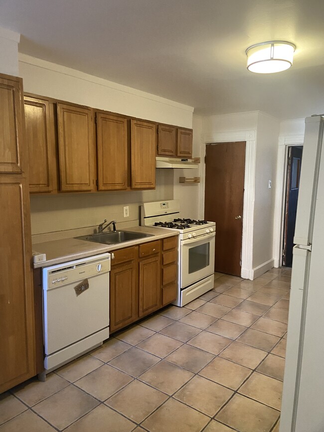 first floor - 233A Clinton St