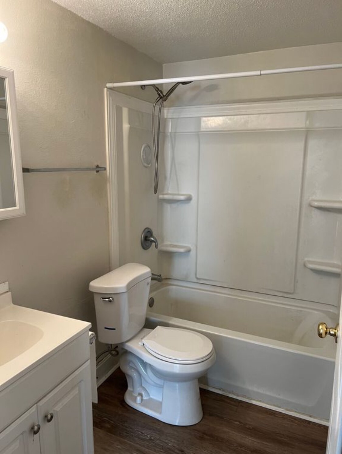 Building Photo - 422 Winona St