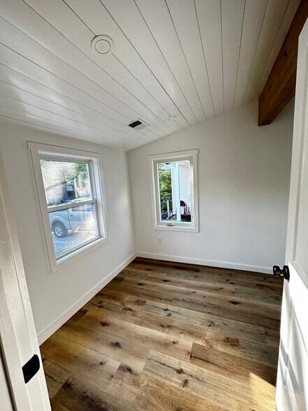 Building Photo - 69 Breton Rd