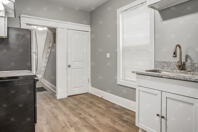 Building Photo - Charming 2 BR 2 BA House in Historic North...