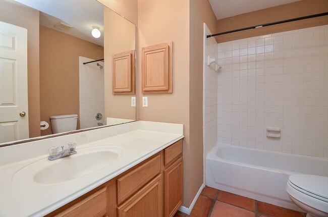 Building Photo - 17315 Kenton Crossing Ln