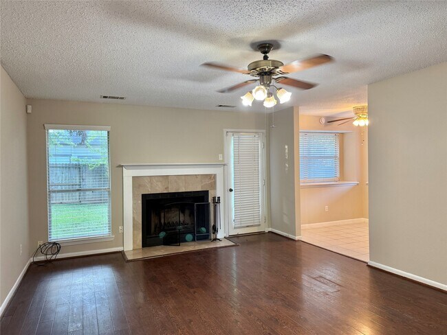 Building Photo - 2923 Cottonfield Way