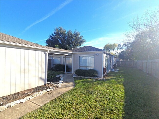 Building Photo - 10935 Indian Vista Dr